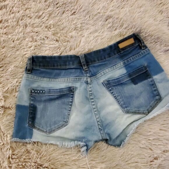 Blank NYC jean shorts size 26 - Picture 4 of 6
